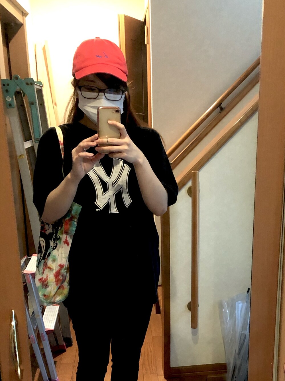 「Tunagiのアイテム（Tシャツ/カットソー、ブラック系）」を使った、Saeさん（レディース・155cm）の夏コーディネートの1枚目の写真