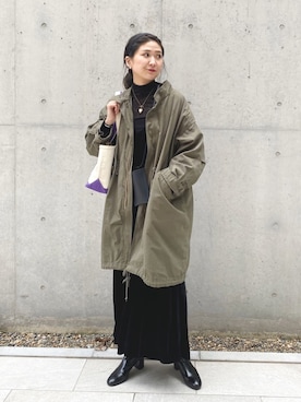 「iPhoneケース」｜「アイテム（モッズコート）」を使った、satomiさん（レディース・170cm）の冬コーディネート