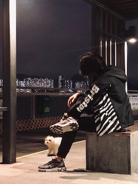 「F.C.Real Bristol（エフシーレアルブリストル）のアイテム（ノーカラージャケット）」を使った、Alfred Wongさん（メンズ・174cm）の冬コーディネート