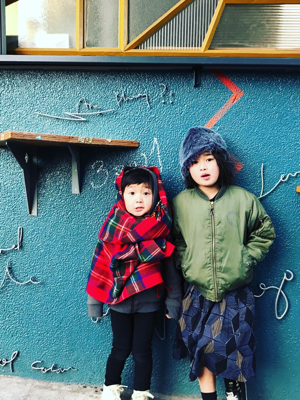 「タータンチェック、柄スカート、MA-1、kids」｜「no brandのアイテム（MA-1、グリーン系）」を使った、chihiroさん（キッズ・122cm）の冬コーディネートの1枚目の写真