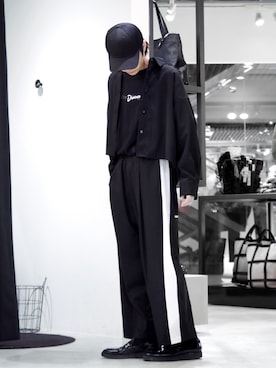 「短丈トップス」｜「アイテム（スラックス）」を使った、アライ@youtubeさん（メンズ・176cm）の冬コーディネート