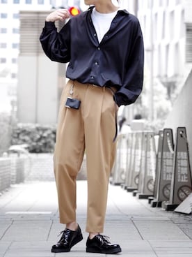「ベージュパンツ」｜「アイテム（財布/小物）」を使った、アライ@youtubeさん（メンズ・176cm）の夏コーディネート