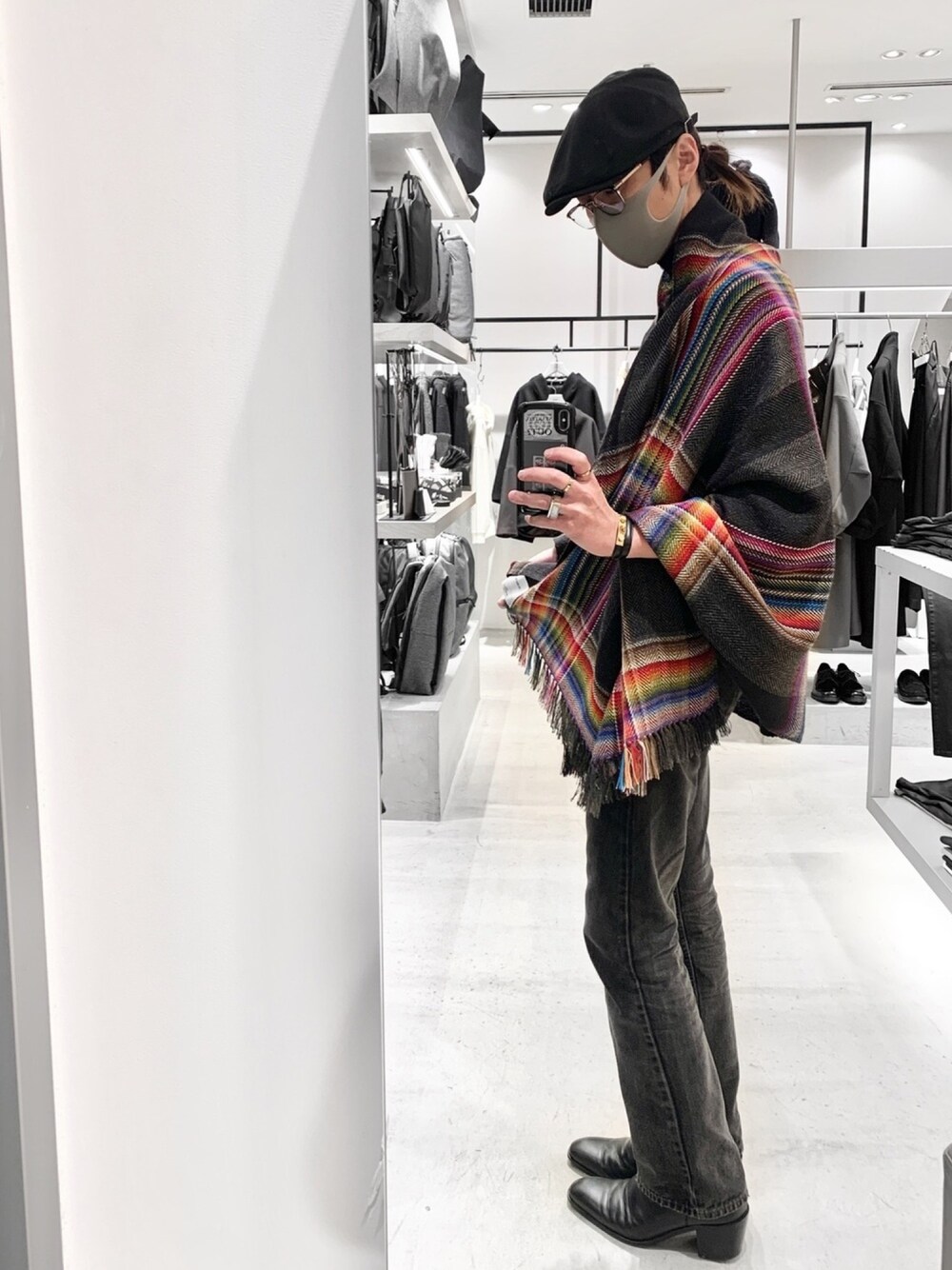 「THE INOUE BROTHERS、マフラー、マフラーコーデ、チェックマフラー、ヒールブーツ、リーバイス、Lui's、革靴、デニム、おしゃれさんと繋がりたい」｜「CA4LAのAST HUNTI AW2（ハンチング/ベレー帽、ブラック系）」を使った、アライ@youtubeさん（メンズ・176cm）の秋コーディネートの1枚目の写真