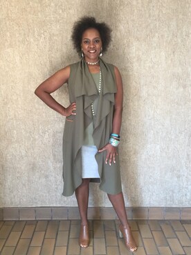 「chic」｜「アイテム（その他アウター）」を使った、Lisa Yorkさん（レディース・175cm）の秋コーディネート