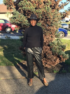 「vionic（バイオニック）のアイテム」を使った、Lisa Yorkさん（レディース・175cm）の春コーディネート