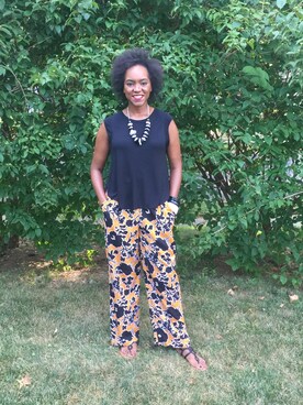 「PRIMARK（プライマーク）のアイテム（パンツ）」を使った、Lisa Yorkさん（レディース・175cm）の夏コーディネート