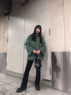 「アイテム（デニムジャケット、グリーン系）」を使った、reina_nishizumiさん（レディース・164cm）の冬コーディネート