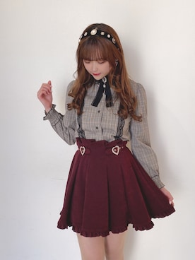 「ROJITA（ロジータ）のスタンドカラーリボンブローチ付きブラウス（シャツ/ブラウス、ブラウン系）」を使った、ROJITA_sayaさん（レディース・165cm）の冬コーディネート