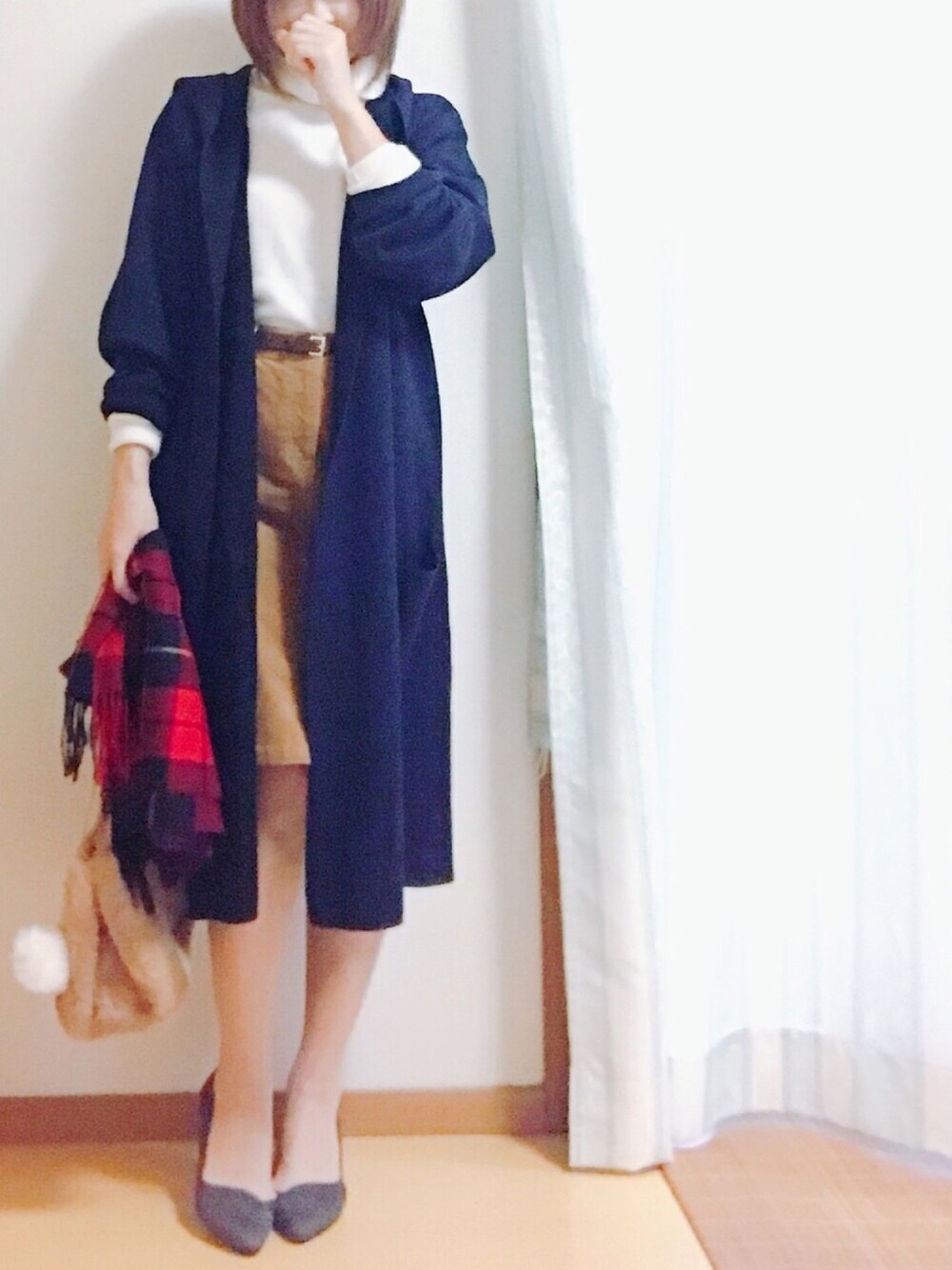 「オトナカジュアル、コーデュロイスカート、フーデットコート、パンプス、ファーバッグ、タートルニット、おしゃれさんと繋がりたい」｜「AMERICAN HOLICのダブルフェイスフーテッドコート（その他アウター、ブルー系）」を使った、hitomiさん（レディース・158cm）の秋コーディネートの1枚目の写真