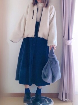 「ブルー x ホワイト」｜「アイテム（ブルゾン）」を使った、hitomiさん（レディース・158cm）の冬コーディネート