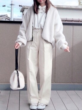 hitomiさんの「オリジナルモコモコ巾着ショルダーバッグ」を使ったコーディネート