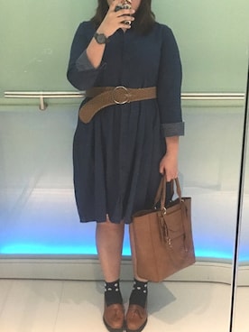 「MONKI（モンキ）のアイテム（シャツワンピース）」を使った、キャシーさん（レディース・160cm）の秋コーディネート