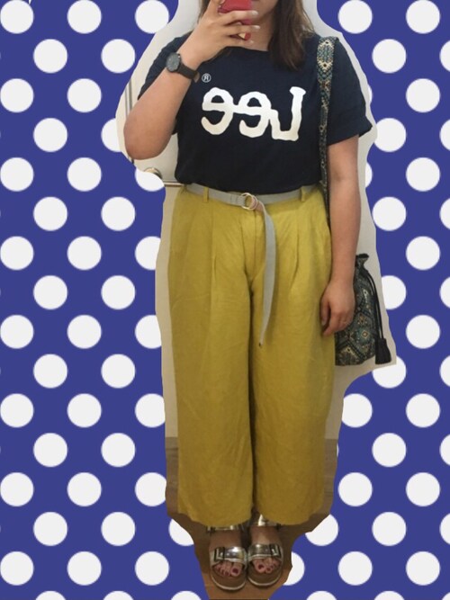 キャシー is wearing Lee "【別注】LEE×earth LOGO Tシャツ"