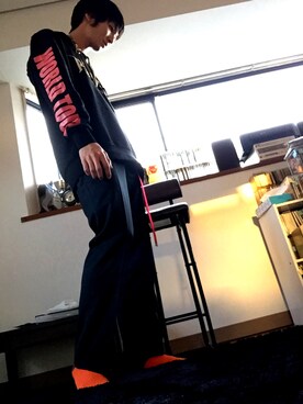 「H&M（エイチ・アンド・エム）のアイテム（パーカー、ブラック系）」を使った、GiGiさん（メンズ・180cm）の春コーディネート