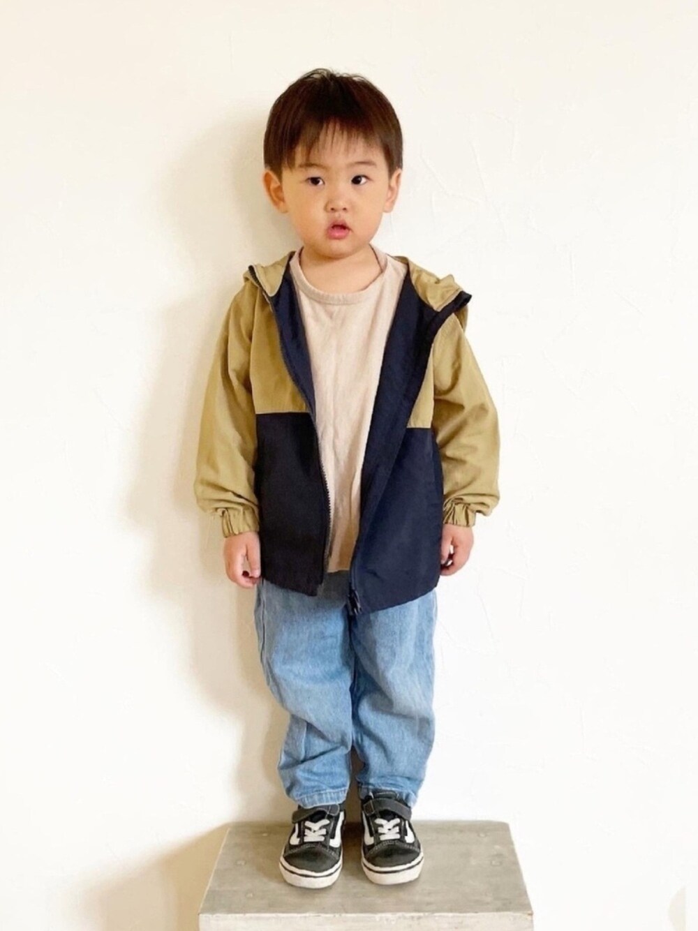 「プチプラ、devirock、ナイロンジャケット、ウィンドブレーカー、ジャケット、デニム、オールドスクール、VANS、男の子、韓国子供服」｜「devirockのウインドブレーカー（ナイロンジャケット、その他）」を使った、maakeeさん（キッズ・110cm）の春コーディネートの1枚目の写真