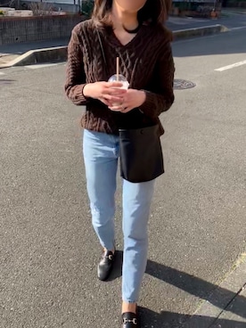 「select MOCA（セレクトモカ）の柔らかく履きやすいフェイクレザーゴールドビット付きローファー（ローファー）」を使った、achitaさん（レディース・168cm）の冬コーディネート