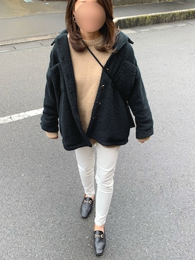 「select MOCA（セレクトモカ）の柔らかく履きやすいフェイクレザーゴールドビット付きローファー（ローファー）」を使った、achitaさん（レディース・168cm）の冬コーディネート