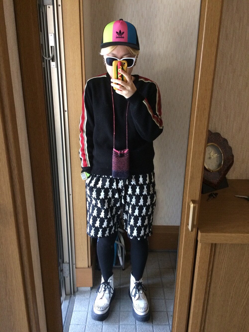 「GEORGE COX、adidas originals、UNIQLO、GU」｜「GEORGE COXのアイテム（ブーツ、ホワイト系）」を使った、keiさん（メンズ・160cm）の秋コーディネートの1枚目の写真