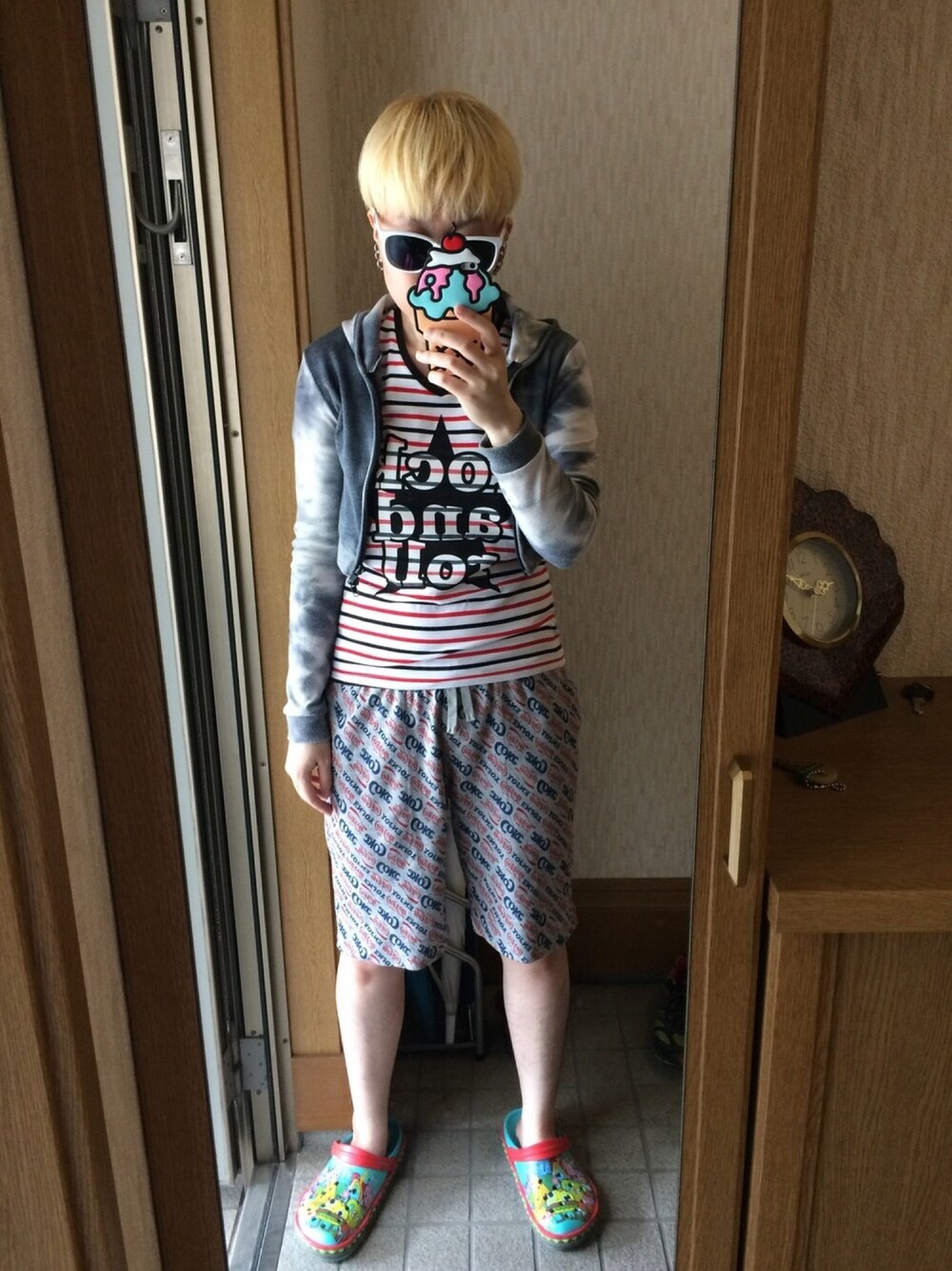 「crocs、GU、古着、used、B'z」｜「crocsのCROCS Sandals（サンダル、その他）」を使った、keiさん（メンズ・160cm）の夏コーディネートの1枚目の写真