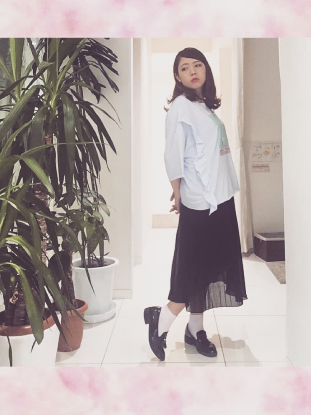 「水色、ガーリー、ロック、かわいい、甘辛mix、春コーデ、美容師、原宿」｜「mochaのアイテム（Tシャツ/カットソー、ブルー系）」を使った、はるるさん（レディース・158cm）の春コーディネートの1枚目の写真