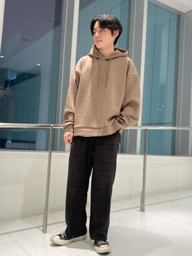 「JUNRED（ジュンレッド）の【こめ×JUNRed】フラッフィーフーディープルオーバー(タンクトップ付き)（パーカー、ブラウン系）」を使った、umesakiさん（メンズ・165cm）の冬コーディネート