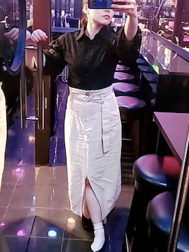 「DHOLIC（ディーホリック）のアイテム（スカート、ベージュ系）」を使った、Yuriko  Tsuneokaさん（レディース・155cm）の春コーディネート
