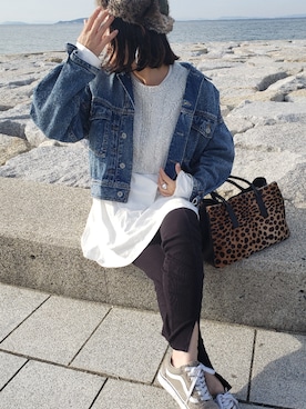 「アイテム（デニムジャケット、シルバー系）」を使った、hannaさん（レディース・158cm）の秋コーディネート