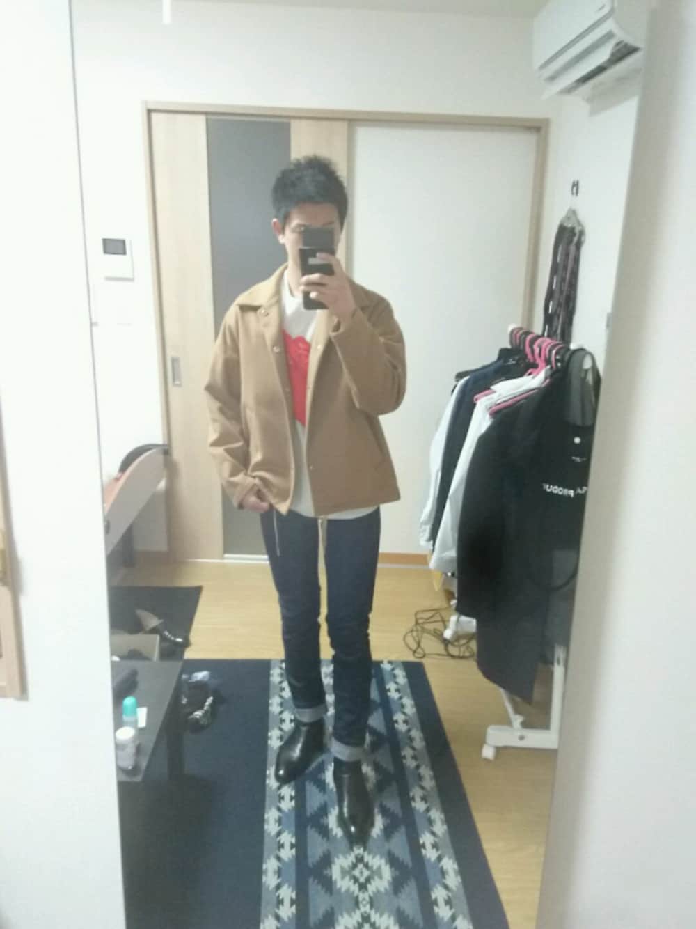 「おしゃれさんと繋がりたい、春、fashion、ネオンカラー」｜「ストゥディオスのアイテム（その他アウター、ベージュ系）」を使った、yuki.t さん（メンズ・172cm）の冬コーディネートの1枚目の写真