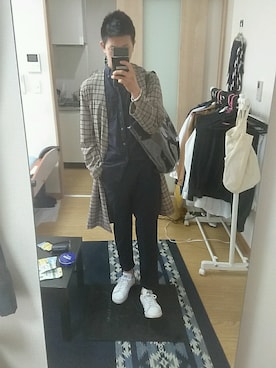 「ホワイトスニーカー」｜「アイテム（トレンチコート）」を使った、yuki.t さん（メンズ・172cm）の春コーディネート