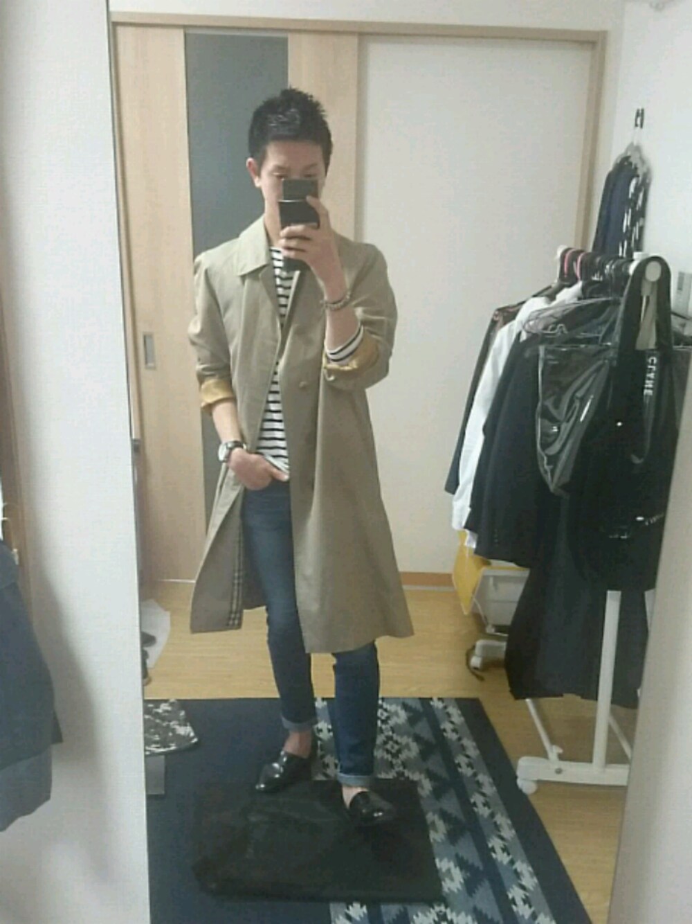 「おしゃれさんと繋がりたい、ステンカラーコート、burberry、古着」｜「BURBERRYのアイテム（ステンカラーコート、ベージュ系）」を使った、yuki.t さん（メンズ・172cm）の春コーディネートの1枚目の写真