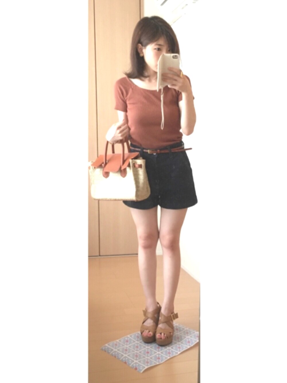 「カジュアルコーデ、Tシャツ×デニム、夏コーデ、UNIQLO、シンプルコーデ、リブT、ブラウン、チビーズ✳︎、かごバッグ、プチプラ」｜「UNIQLOのリブバレエネックT（半袖）（Tシャツ/カットソー、ブラウン系）」を使った、halさん（レディース・152cm）の夏コーディネートの1枚目の写真