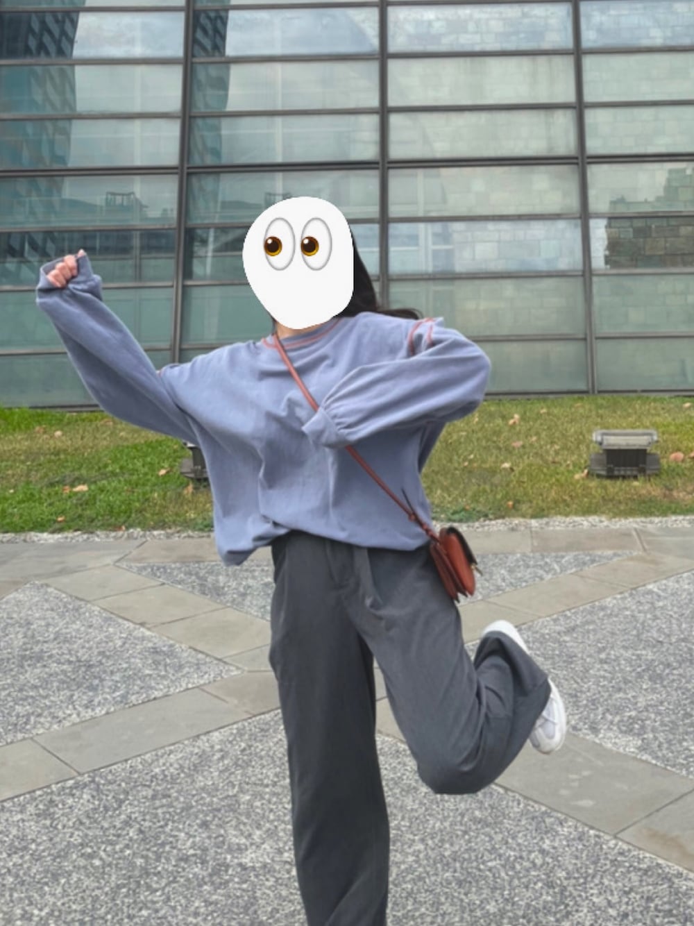 「ootd、美術館コーデ」｜「CHARLES & KEITHのアイテム（ショルダーバッグ、オレンジ系）」を使った、mizukiさん（レディース・153cm）の秋コーディネートの1枚目の写真