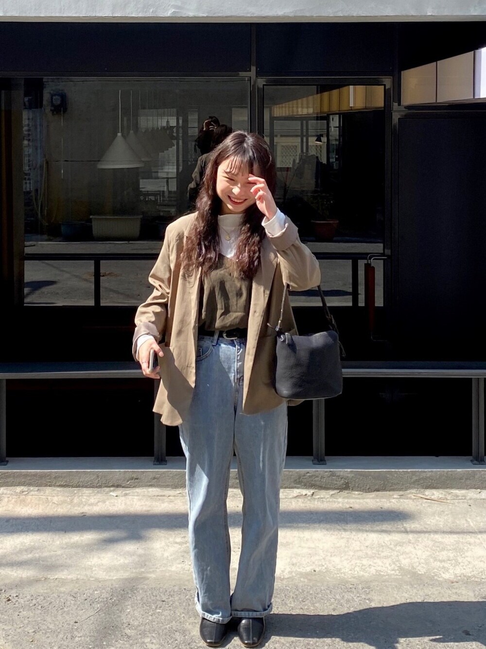 「ootd、秋冬コーデ、コーヒーカラーコーデバトン、冬コーデ、牛仔褲」｜「ママののアイテム（バッグ、ブラック系）」を使った、mizukiさん（レディース・153cm）の冬コーディネートの1枚目の写真