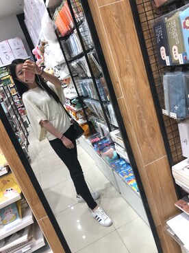 「Levis BLACK（リーバイスブラック）のアイテム」を使った、今天赛莉戒辣了吗さん（レディース・164cm）の春コーディネート