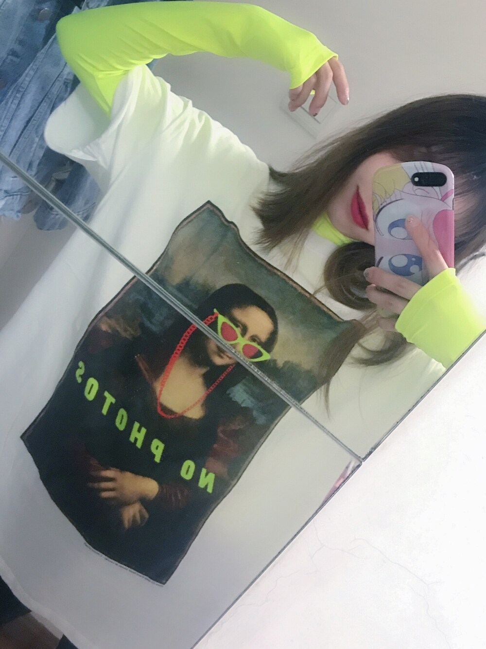 「Bershkaのアイテム（Tシャツ/カットソー、ホワイト系）」を使った、元気大白兔さん（レディース・155cm）の春コーディネートの1枚目の写真