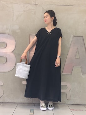 「アイテム（アナログ腕時計）」を使った、MARUERIさん（レディース・164cm）の夏コーディネート