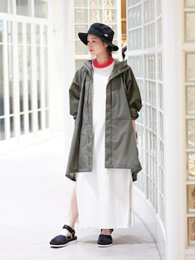 「Ray BEAMS（レイビームス）のアイテム（ポンチョ）」を使った、MARUERIさん（レディース・164cm）の夏コーディネート