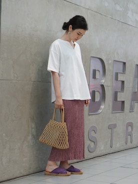 「アイテム（シューズ、パープル系）」を使った、MARUERIさん（レディース・164cm）の夏コーディネート