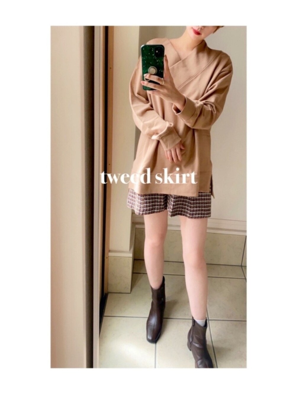 「スウェット、カジュアル、ZARA、シューラルー、シンプル、プチプラ、大人カジュアル、休日コーデ、ツイード、USAコットン」｜「SHOO・LA・RUEの【M-3L】USAコットン裏毛Vネックプルオーバー（スウェット、イエロー系）」を使った、takapiiさん（レディース・160cm）の秋コーディネートの1枚目の写真