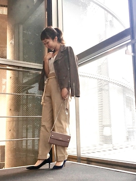 「J&M Davidson（ジェイアンドエムデヴィッドソン）のアイテム（財布）」を使った、カキウチ ユリコさん（レディース・153cm）の春コーディネート