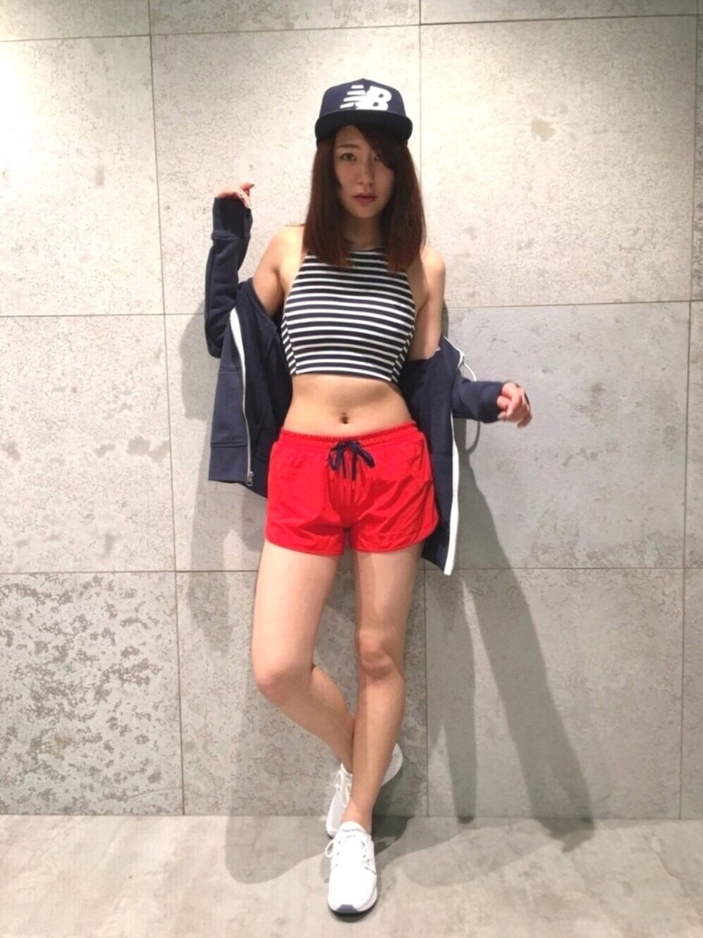 「ボーダー、夏、パーカー、New Balance、ニューバランス、スポーツミックス、ＮＢ、夏コーデ、jcrew、NBスタイル」｜「NEW BALANCEのライフスタイル NBキャップ（キャップ、ブルー系）」を使った、NEWBALANCESAPPOROさん（レディース・165cm）の夏コーディネートの1枚目の写真