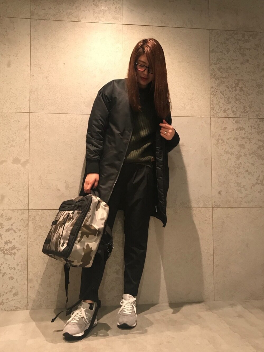 「ニューバランス、NEWBALANCE、冬コーデ、ＮＢ、クリスマス、カップル、ペアルック、北海道、m1400、NBスタイル」｜「NEW BALANCEの247リュクスMA1フライトジャケット（MA-1、ブラック系）」を使った、NEWBALANCESAPPOROさん（レディース・165cm）の冬コーディネートの1枚目の写真
