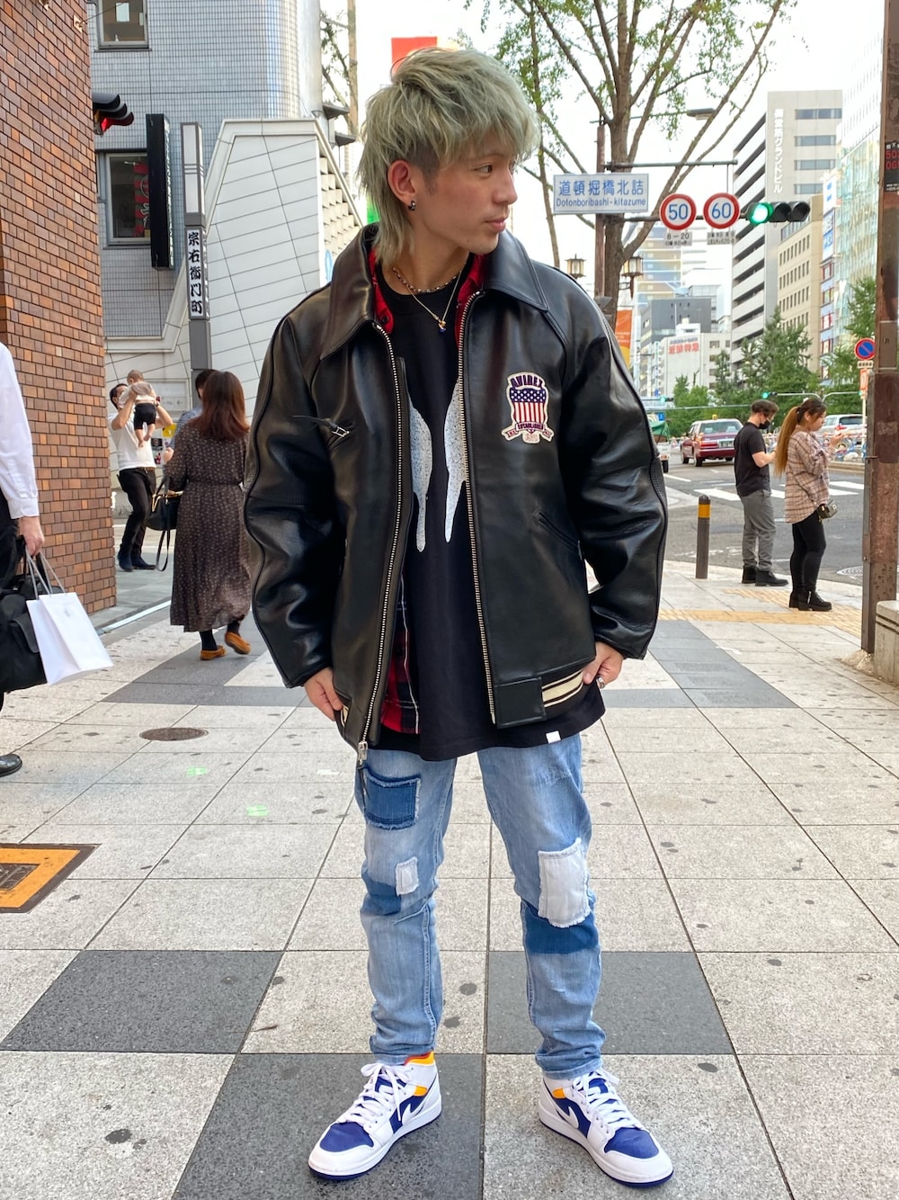 c-boy style 〈vol.9〉海外ストリートコーデ　スタジャンリーバイス LAKERSスタジャン💜💛 ・ スタジャンの中だと1番お気に入り