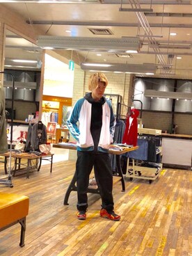 「金髪」｜「アイテム（ブルゾン）」を使った、カイさん（メンズ・176cm）の秋コーディネート