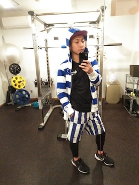 「F.C.R.B.（エフシーアールビー）のアイテム（パンツ）」を使った、BOSS.Buckyさん（メンズ・169cm）の秋コーディネート