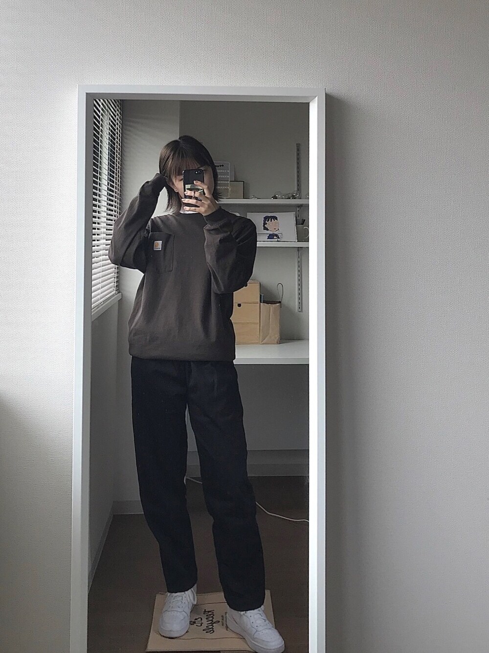 「古着、used、ロンT、レイヤードスタイル、ブラウンコーデ、ストリート、メンズライク、カーハート」｜「CarharttのCarhartt/カーハート Workwear Long-Sleeve Pocket T-Shirt　長袖Tシャツ ロンT（Tシャツ/カットソー、ブラウン系）」を使った、ほさん（レディース・162cm）の秋コーディネートの1枚目の写真