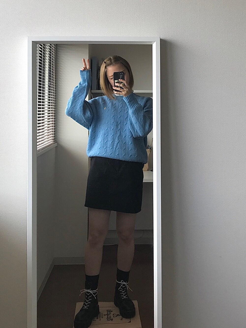 「古着、used、ストリート、レースアップシューズ、ニット、古着MIX」｜「RALPH LAURENのアイテム（ニット/セーター、ブルー系）」を使った、ほさん（レディース・162cm）の秋コーディネートの1枚目の写真