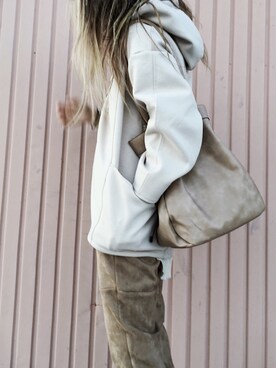 「RODE SKO」｜「アイテム（パーカー）」を使った、Lilyさん（レディース・160cm）の冬コーディネート