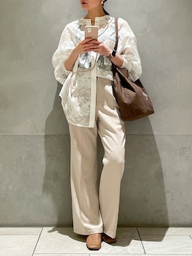 「レースブラウス」｜「アイテム（PC・スマホグッズ/家電）」を使った、SamanthaThavasaさん（レディース・161cm）の夏コーディネート