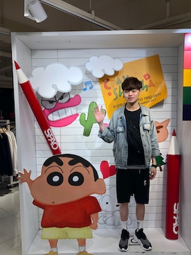 「MSCHF（ミスチーフ）のアイテム」を使った、DUさん（メンズ・175cm）の春コーディネート